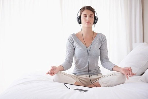 Nghe nhạc giúp người bệnh Parkinson dễ đi vào giấc ngủ hơn